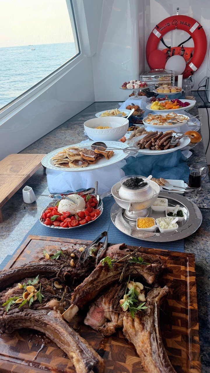 El banquete de Haaland en su cumpleaños (Instagram: @isabellaa).