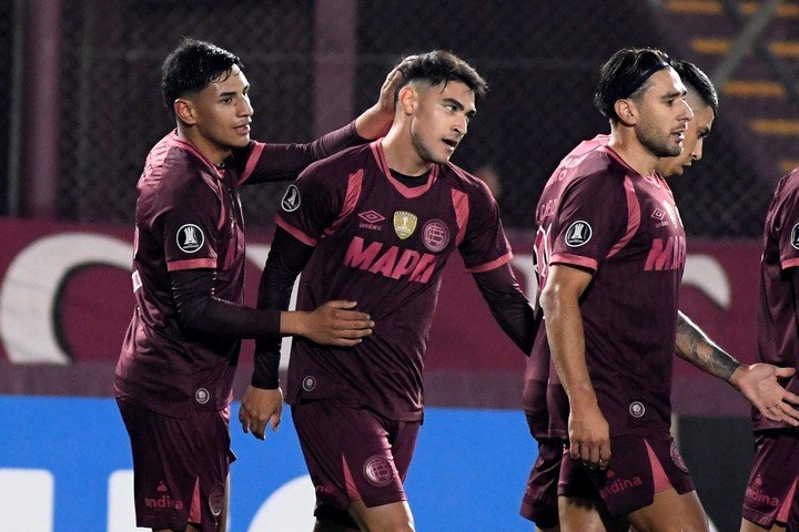 Lanús abre el semestre.
