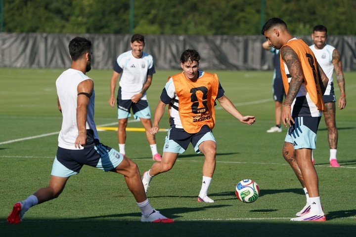 Una postal del últmo entrenamiento de la Selección (Juano Tesone).