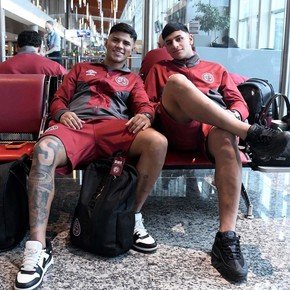 Dylan Aquino mostró su tatuaje del Maracaná en el viaje a Perú por la Sudamericana