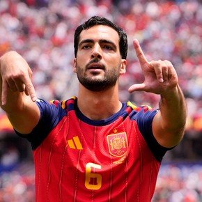 Mikel Merino: el "reto mayúsculo" de marcar a Messi y la foto viral con Yamal