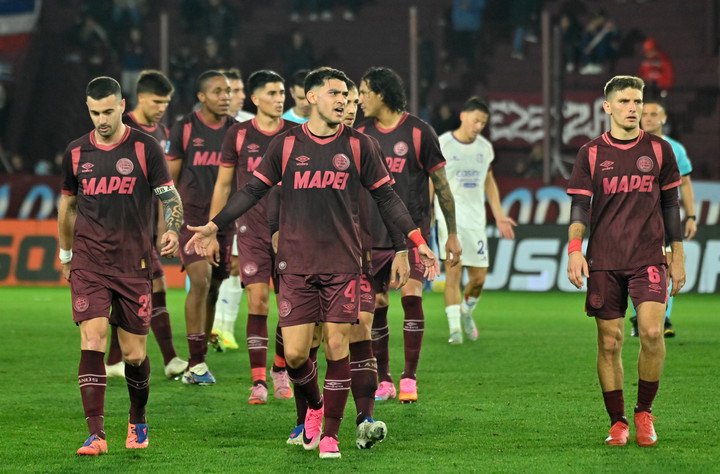 Lanus tiene que levantar cabeza
(Foto: FOTOBAIRES).