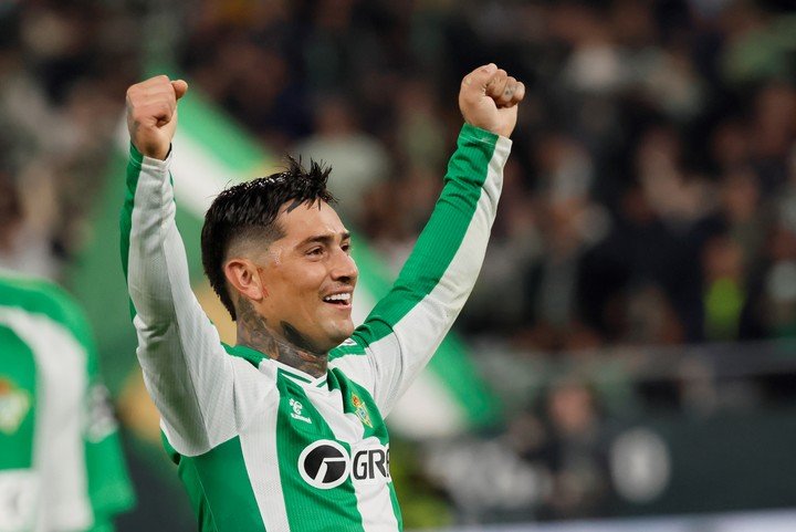 Chimy Ávila, otro de los refuerzos que abrochó el Rojo. (EFE)