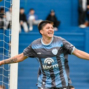 Con un doblete de Gordillo, Gimnasia y Tiro se impuso ante Almagro y se prendió a la parte alta