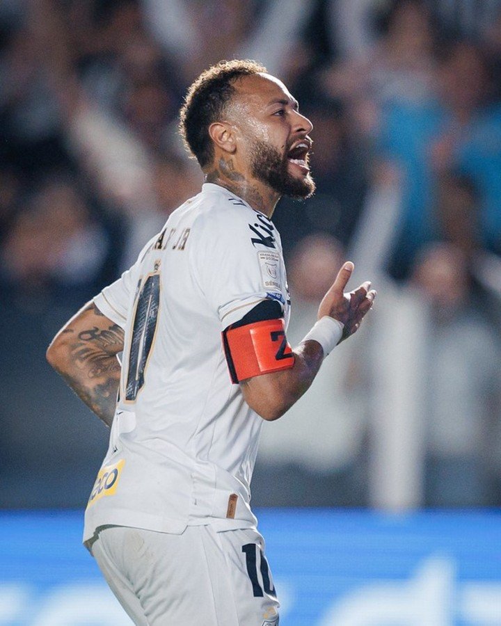 Neymar en Santos (Fofoto Prensa Santos).