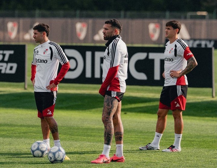 Otamendi, Montiel y Martínez Quarta en el Camp (Prensa River).