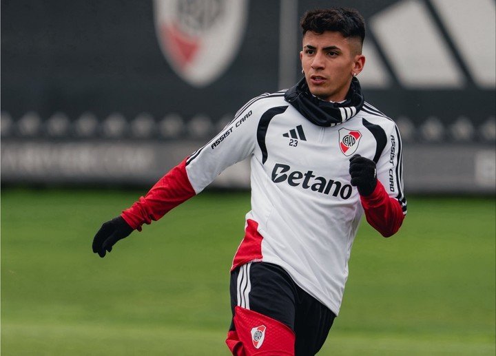 Almada en el Camp. Prensa River.