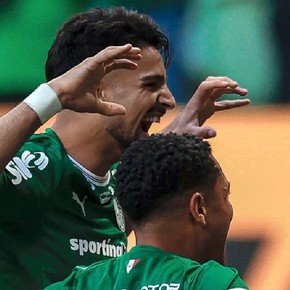Flaco López, imparable: dos golazos y Palmeiras aumentó la diferencia en la cima del Brasileirao