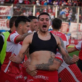 Morón se quedó con un triunfazo lleno de polémicas y se acercó a Ferro
