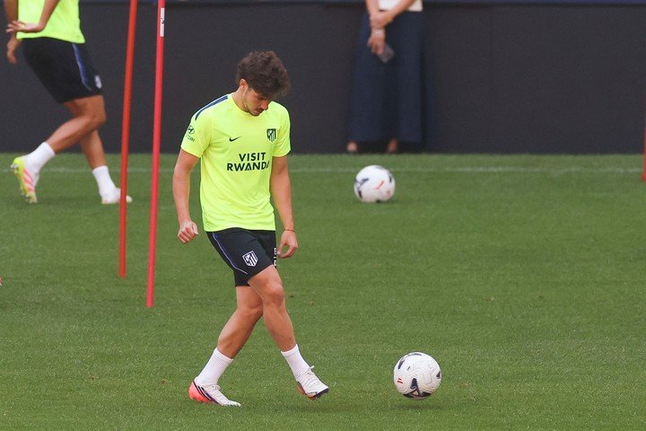 Julián Álvarez, entrenando con el Atlético de Madrid. (EFE)