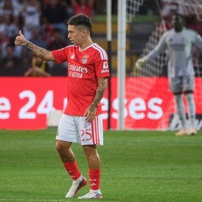 Gianluca Prestianni abrió el marcador y Benfica goleó 7-0 a Casa Pía