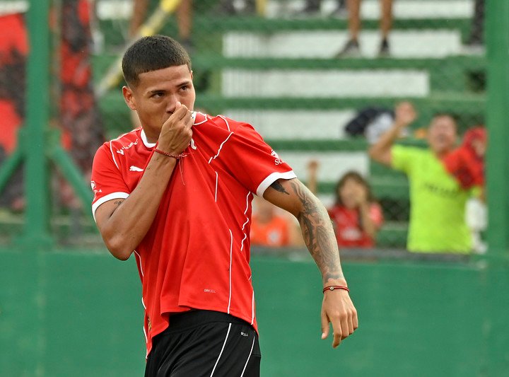 El Tucu Valdéz cruza el charco. (Foto: Copa Argentina).