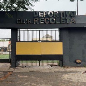 Olé en la cancha de Recoleta: vestuario, regalos y un cementerio a pocos pasos