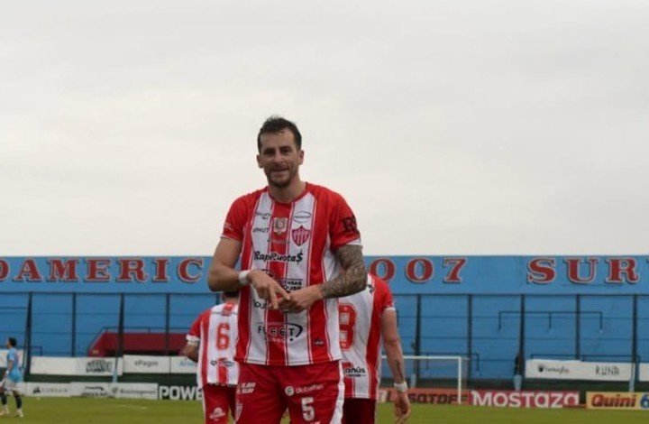 Talleres (RE) le ganó a Arsenal y llegó a la punta (Prensa Talleres).