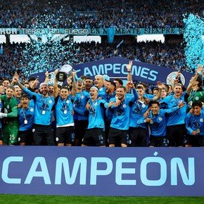 Video: el momento en el que Belgrano levantó el trofeo del Apertura