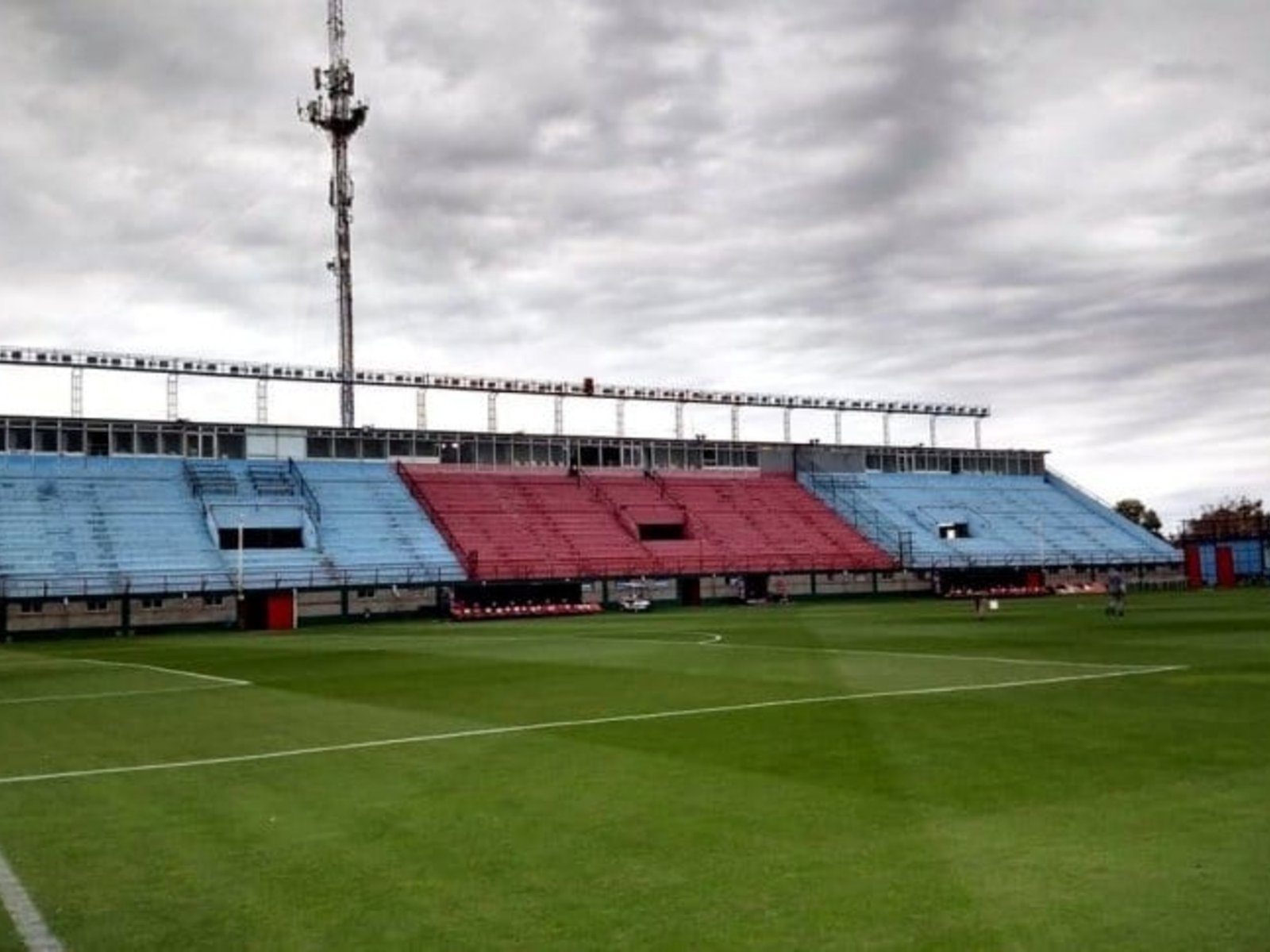Confirmado: Arsenal vs. Excursionistas se jugará con público visitante :: Olé