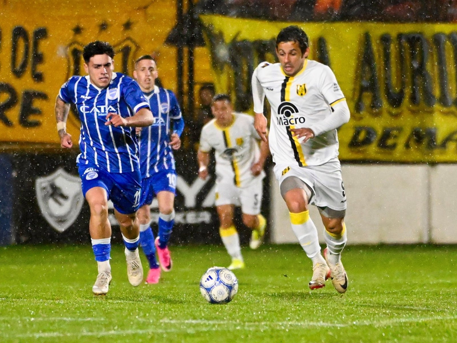 Deportivo Madryn le ganó a Godoy Cruz, estiró su invicto y sueña en la Primera Nacional :: Olé