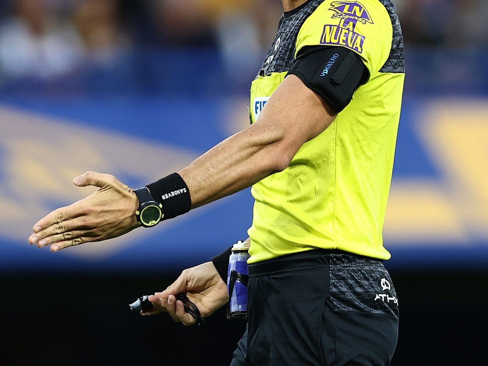 Después del escándalo en el Riestra-Vélez, la DNA decidió parar a Arasa y a Ceballos :: Olé