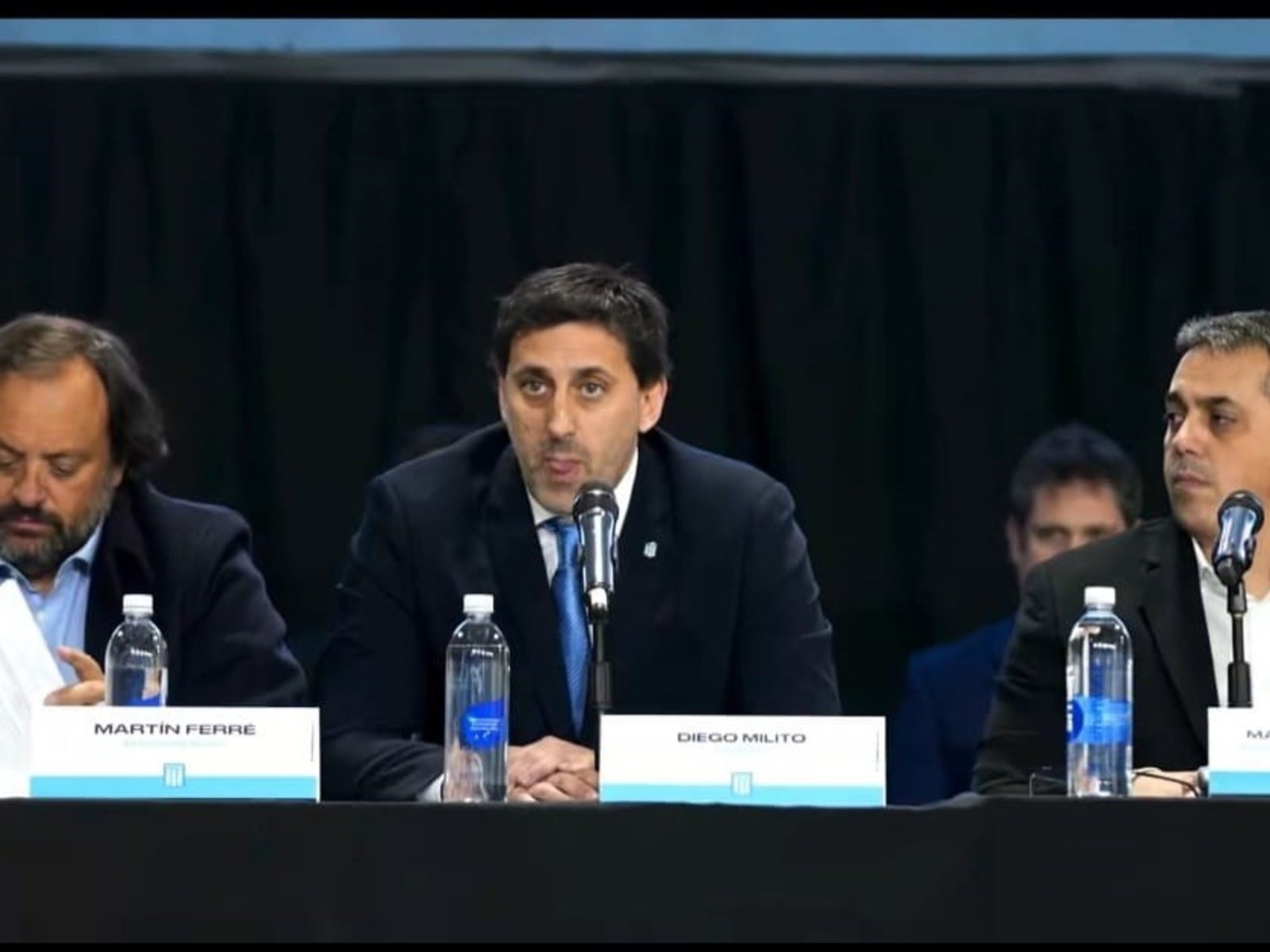 Diego Milito rompió el silencio tras los insultos de sus hinchas: "Entiendo el enojo y no me es indiferente" :: Olé