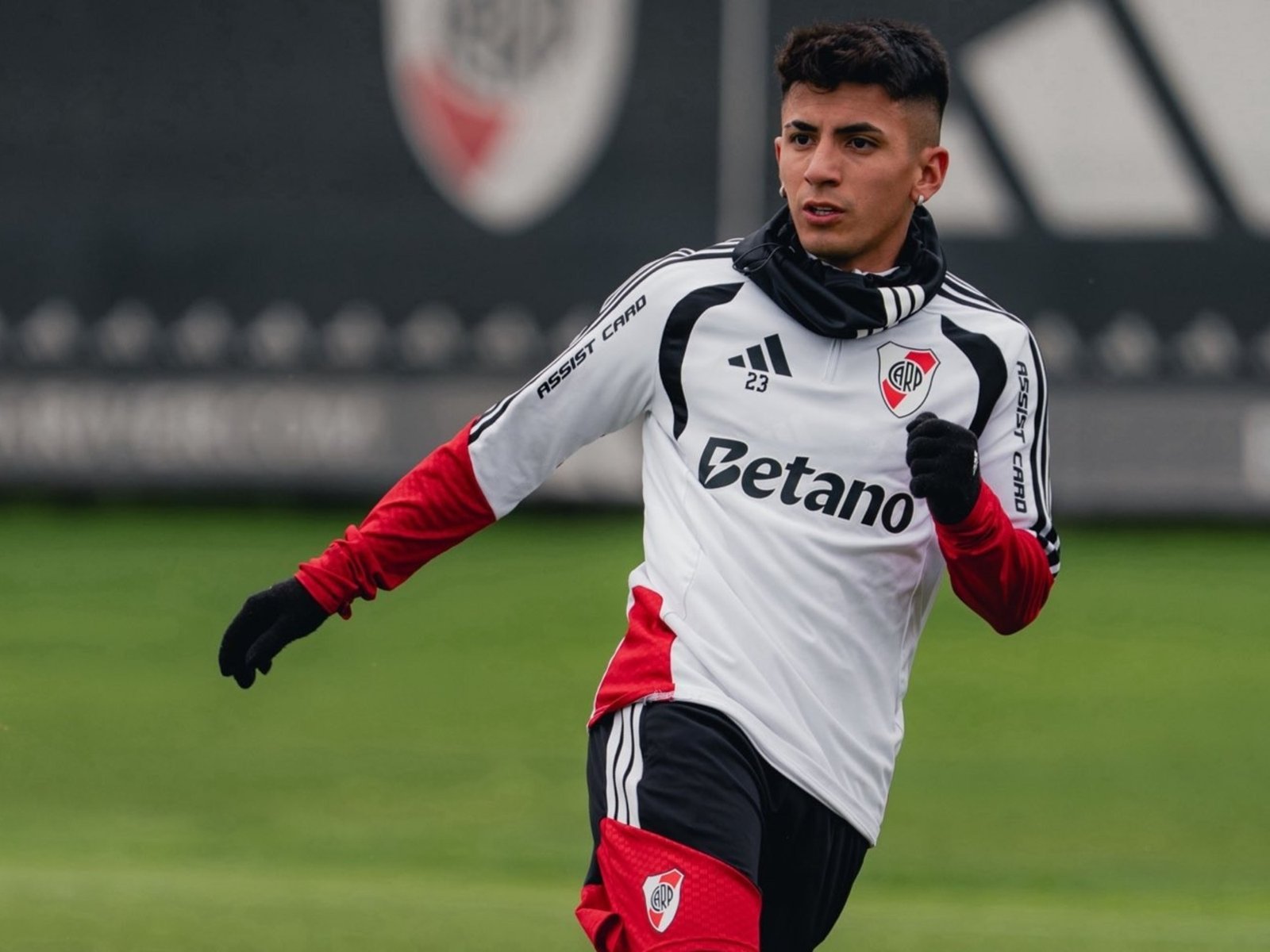 El auspicioso historial de Thiago Almada frente a su primer rival en River :: Olé