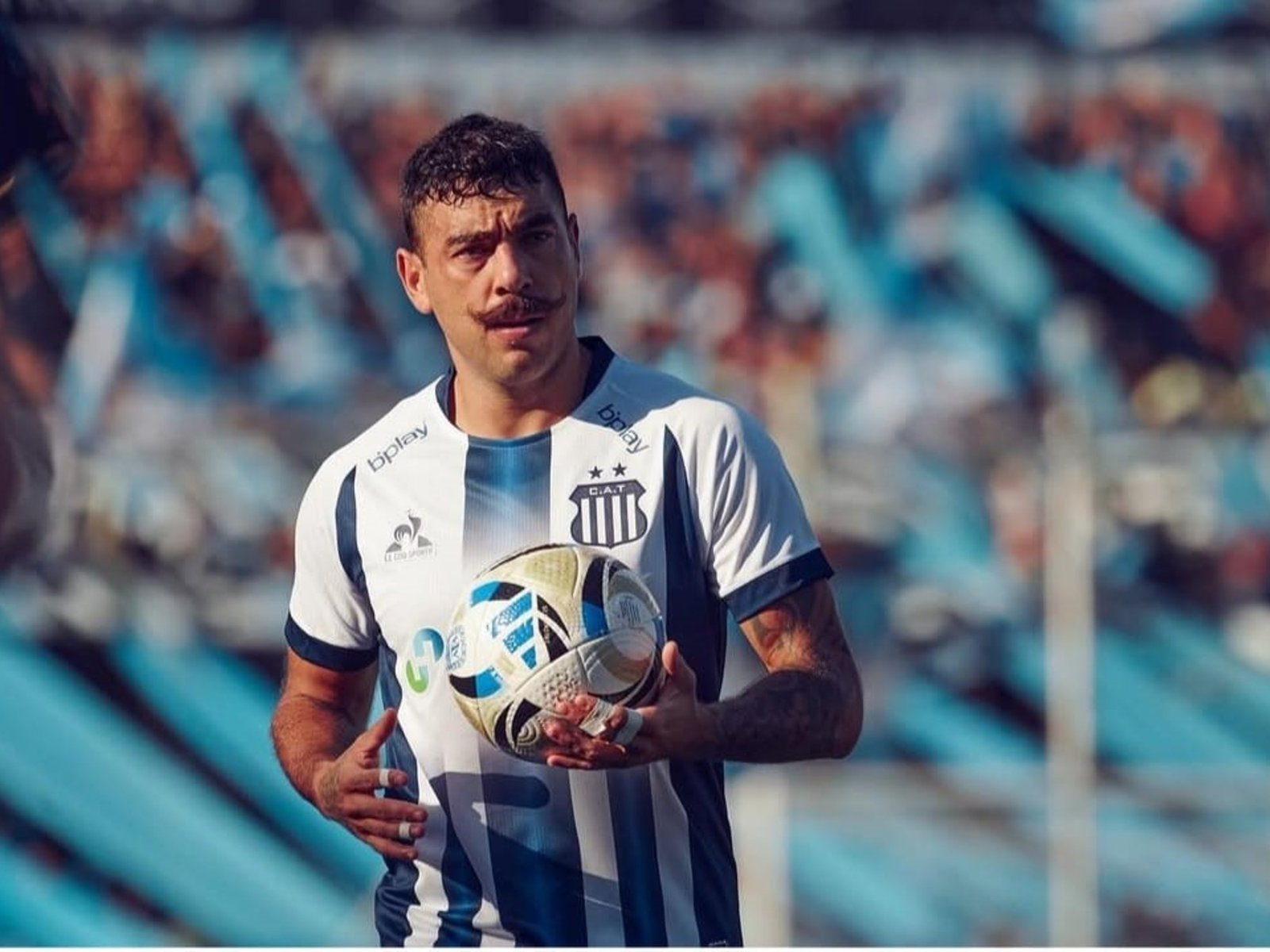 El central por el que preguntó Racing para reemplazar al lesionado Di Cesare :: Olé