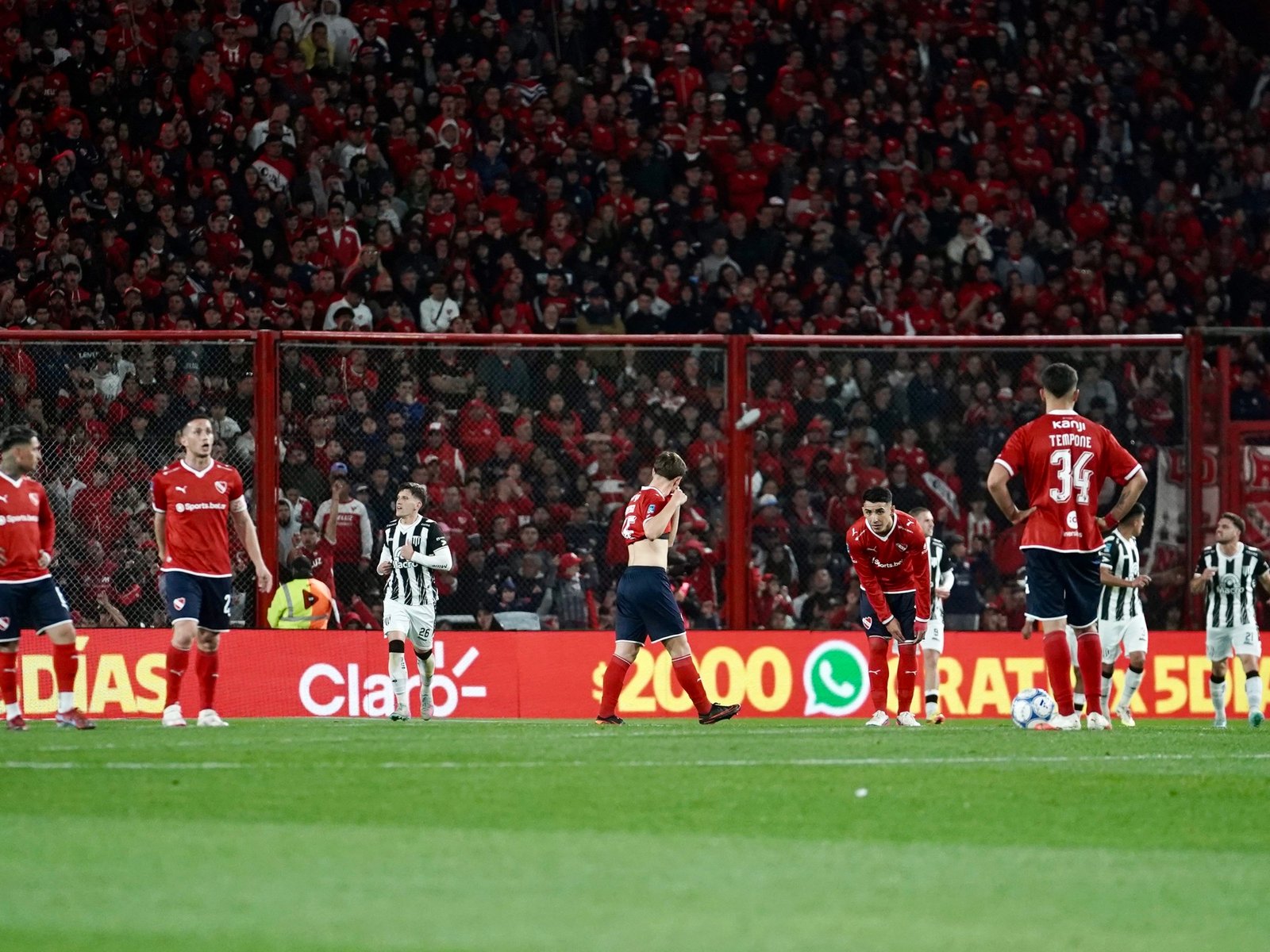 El clima caliente de Independiente en la goleada de Gimnasia de Mendoza: "La Comisión, la Comisión..." y "jugadores..." :: Olé