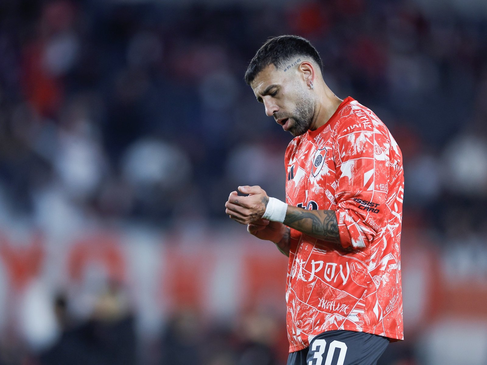 El contundente mensaje de Otamendi para los hinchas de River: "Masticar la bronca y..." :: Olé