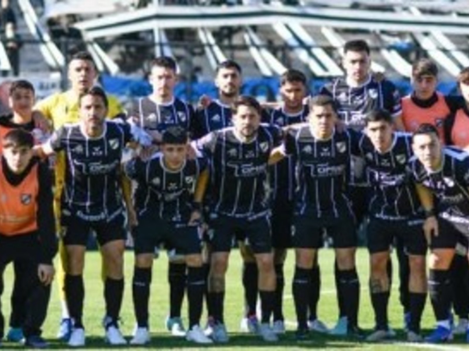 En medio de un clima muy pesado, All Boys igualó con Central Norte en Floresta :: Olé