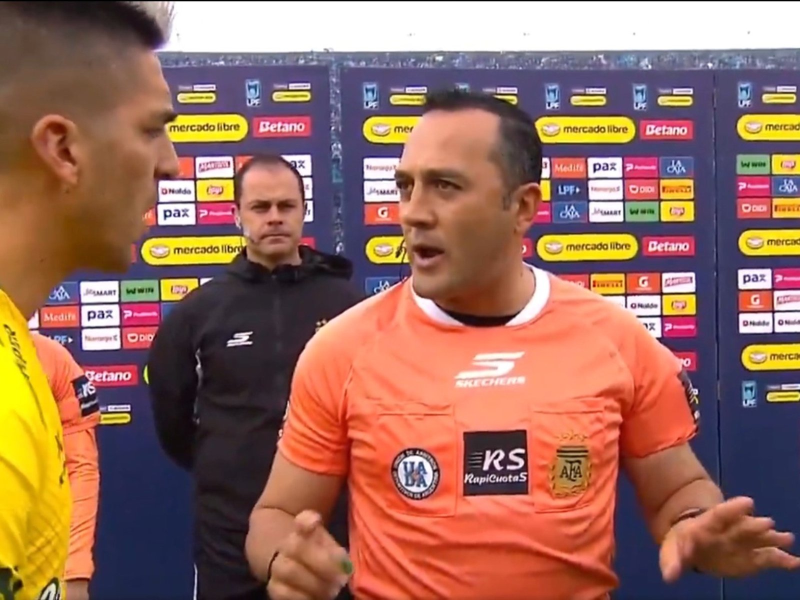 Fernando Espinoza no fue designado para la fecha 7 del Torneo Clausura y destapó un escándalo de árbitros en AFA: "Les chupamos un huevo"