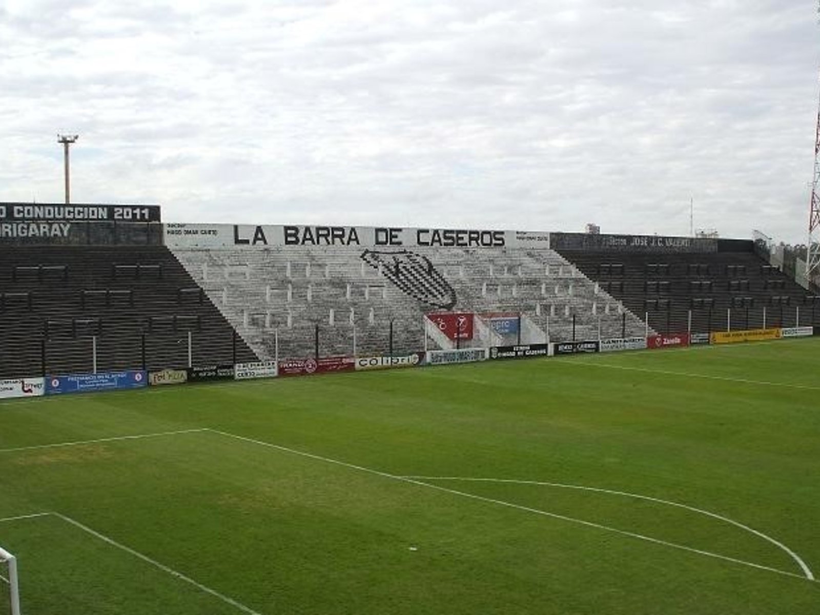 Ferro contará con su gente en un duelo clave ante Estudiantes (BA) :: Olé