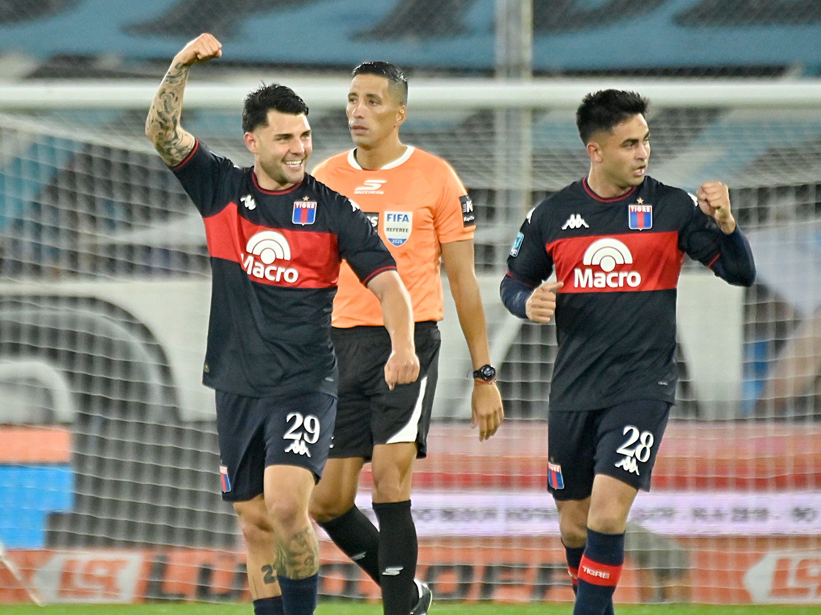 Golpe Matador: Tigre venció con autoridad a Racing en un Cilindro que explotó de bronca :: Olé