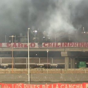 Bandera contra Di Carlo a metros de la cancha de Barracas Central 