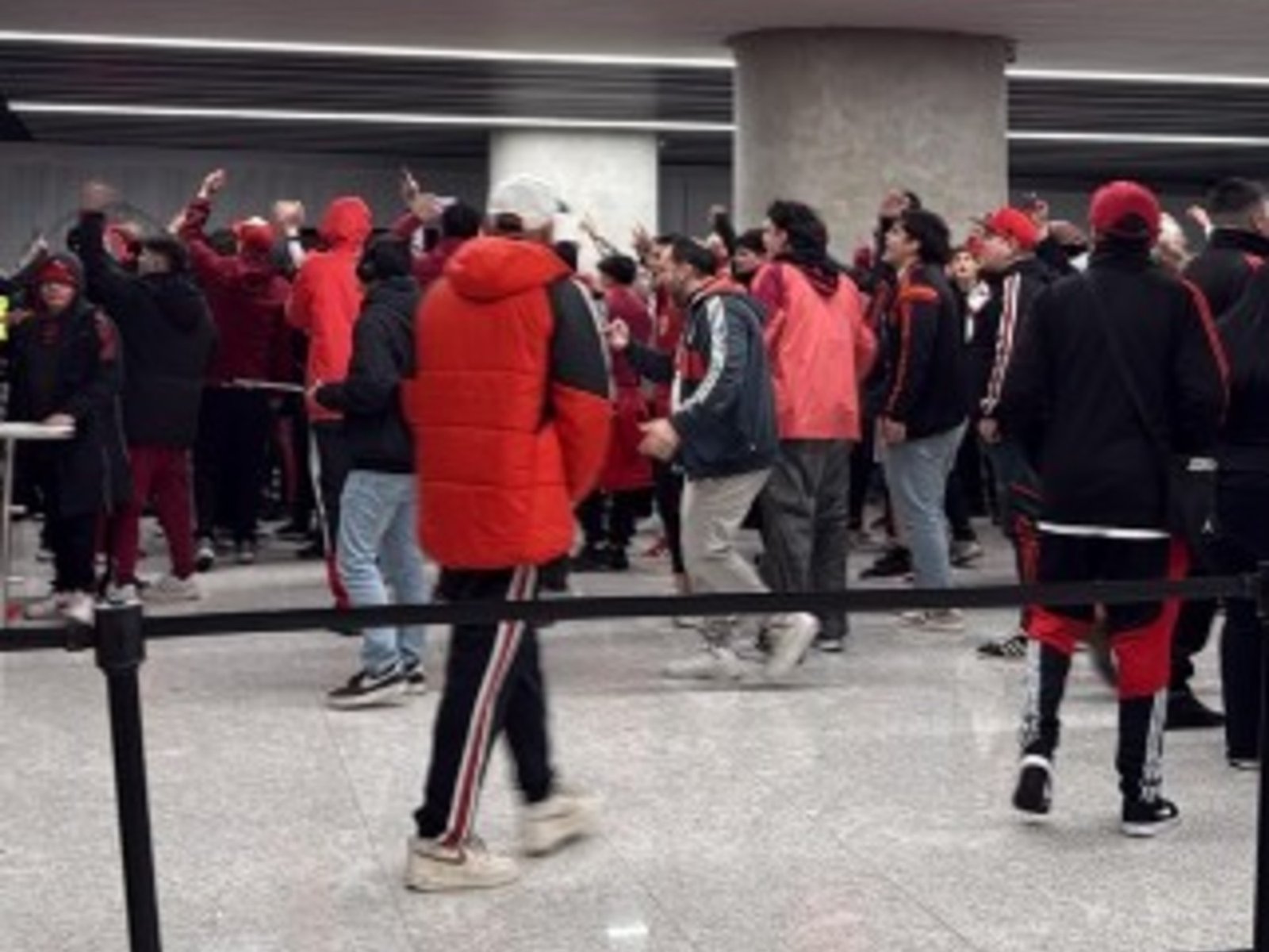 Hall caliente en el Monumental: insultos y "que vuelva Ramón" :: Olé