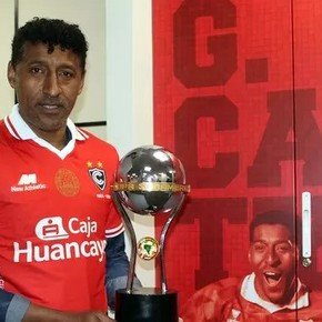 Le ganó un título a River, otro a Boca y ahora vuelve al fútbol a los 58 años