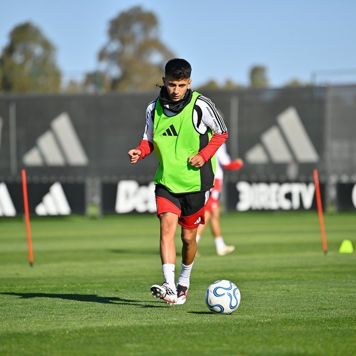 Thiago Almada. Prensa River.