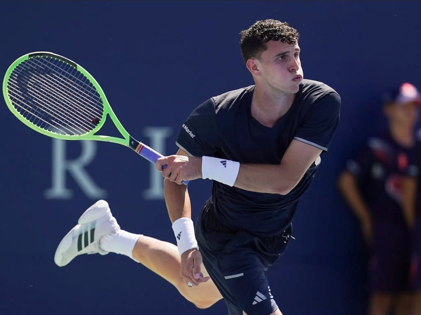 Juan Manuel Cerúndolo sufrió toda la potencia de Auger Aliassime y quedó eliminado del Masters 1000 de Cincinnati