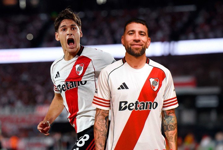 Martínez Quarta y Otamendi, una zaga que se mantendría.