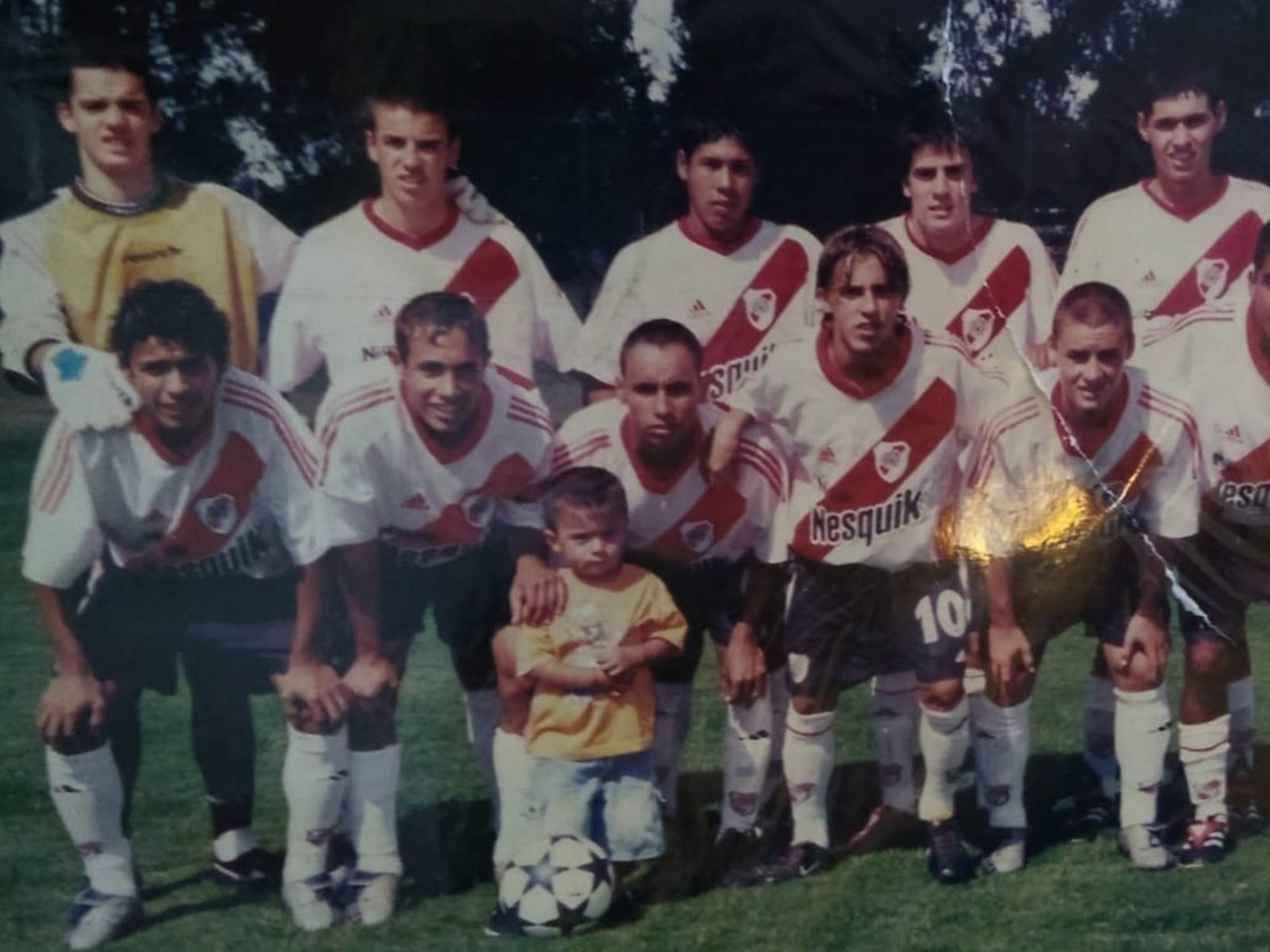 La inédita foto de chico de Thiago Almada dentro del River Camp :: Olé