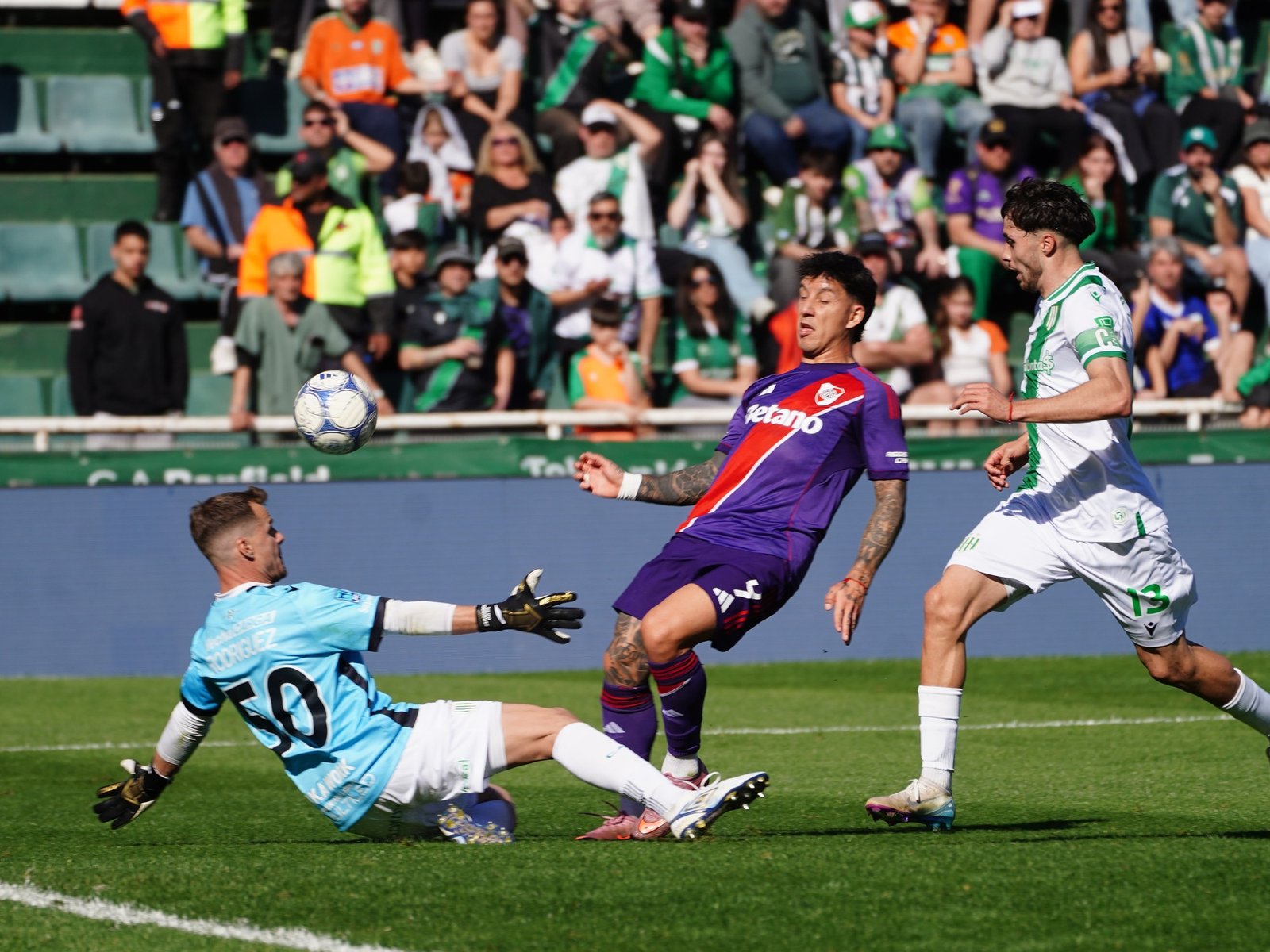 Los goles de Driussi y Almada y los mejores videos de Banfield - River :: Olé