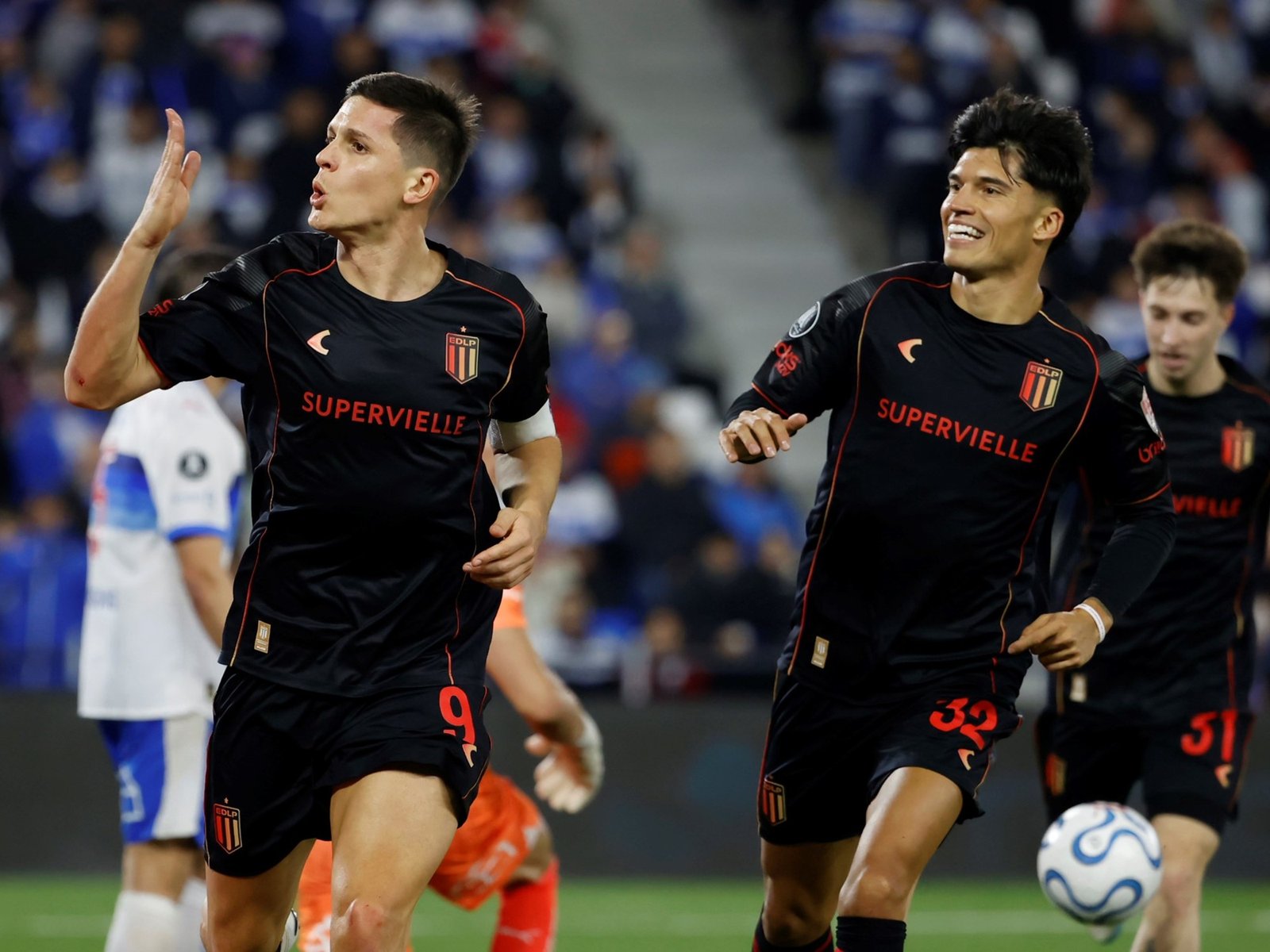 Mística Pincha: 3-0 en Chile y a cuartos de final :: Olé