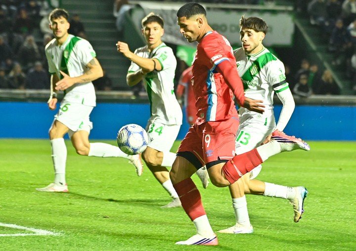 Banfield ante Belgrano (Fotobaires).