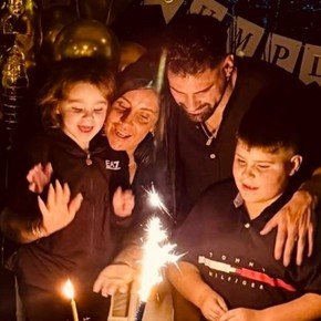 Milton Giménez, entre un cumpleaños con invitados especiales y un futuro incierto en Boca