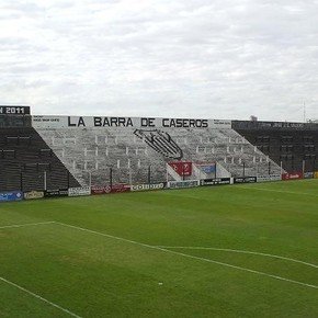 Ferro contará con su gente en un duelo clave ante Estudiantes (BA)