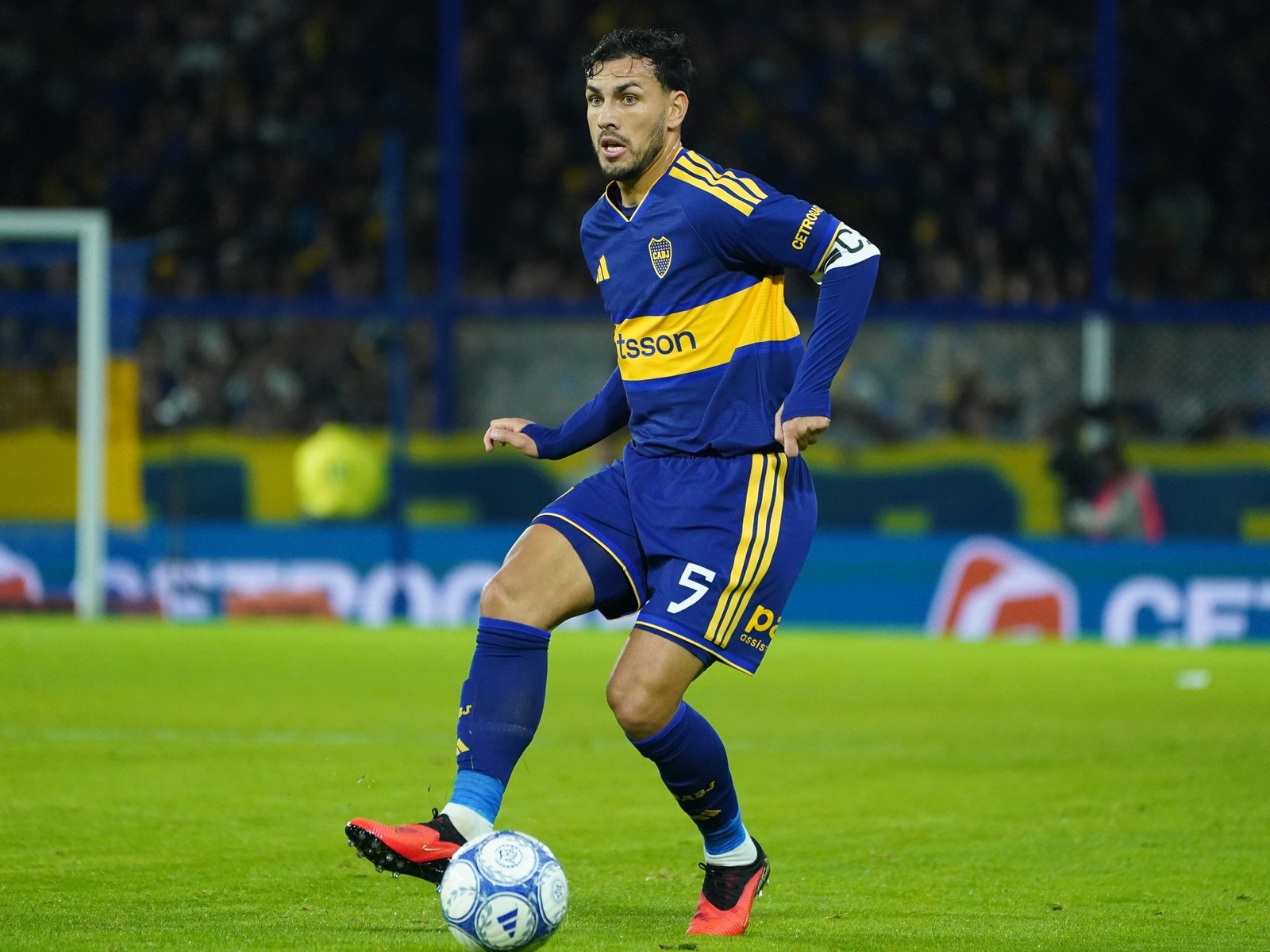 Paredes volvió al ruedo: cómo impactó su regreso en el empate de Boca :: Olé