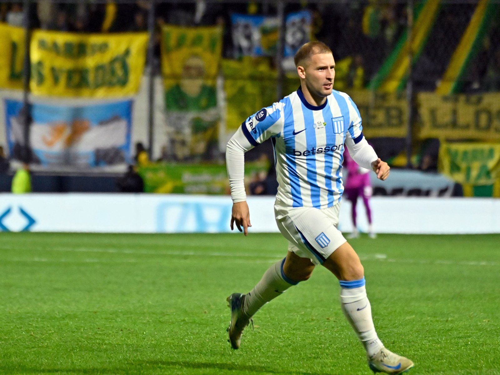 Preocupación para Vojvoda en Racing: Miljevic, en duda para visitar a Argentinos :: Olé