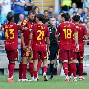 Clima caliente en Roma: Bryan Cristante, a los empujones con Dybala y Soulé en la caída 4-1 en un amistoso