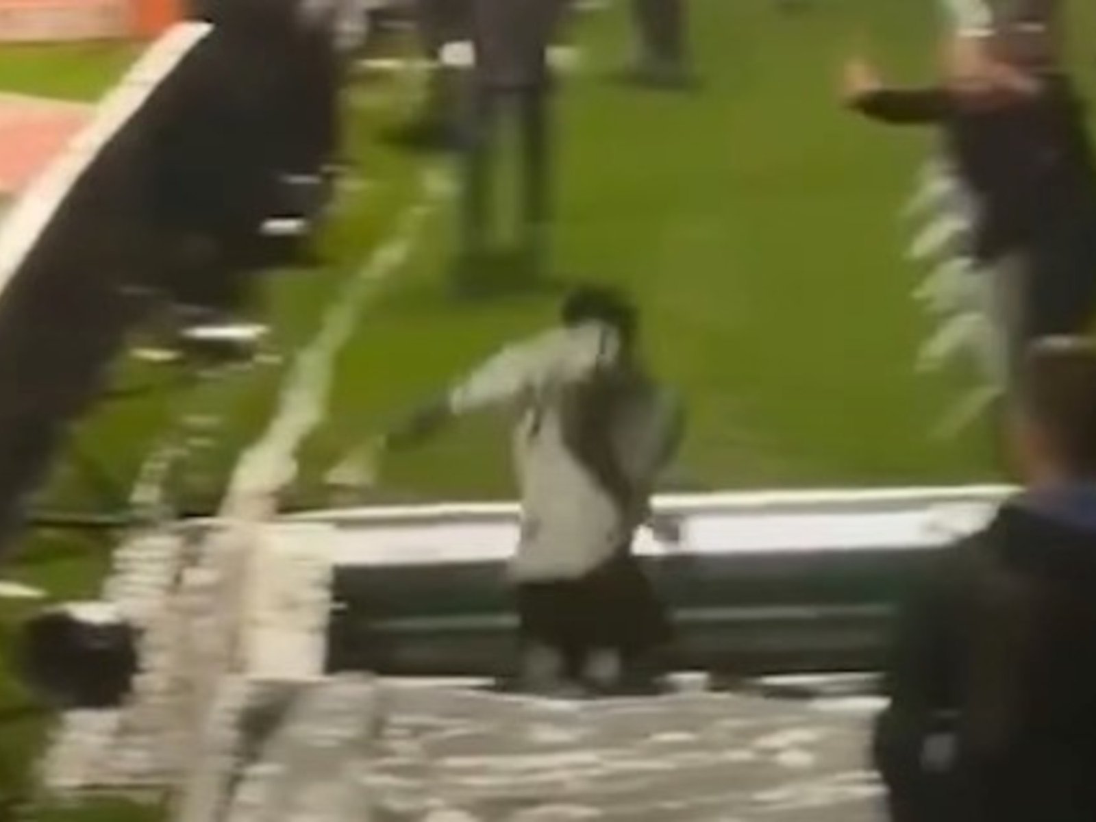Quién es Jacy Maranhão, el futbolista brasileño que se cayó al foso del vestuario al festejar un gol anulado