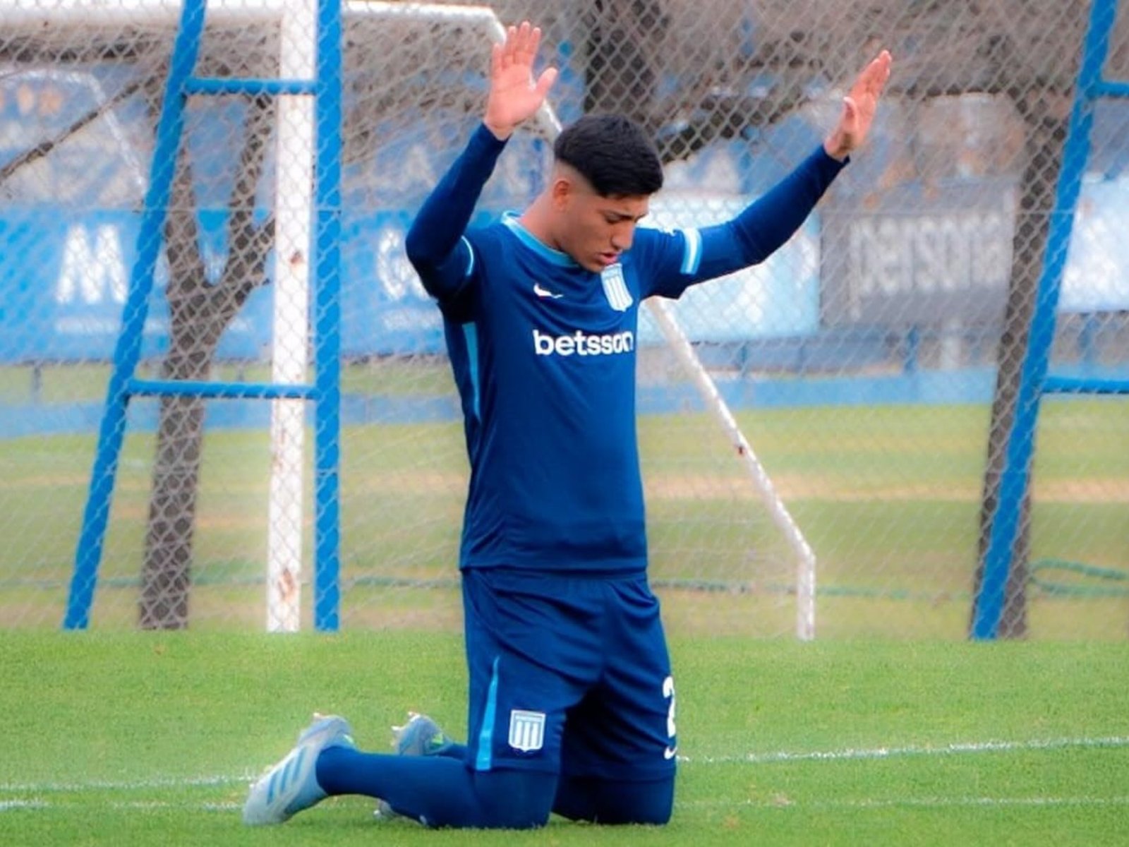 Racing hará debutar a otra joya del predio Tita :: Olé