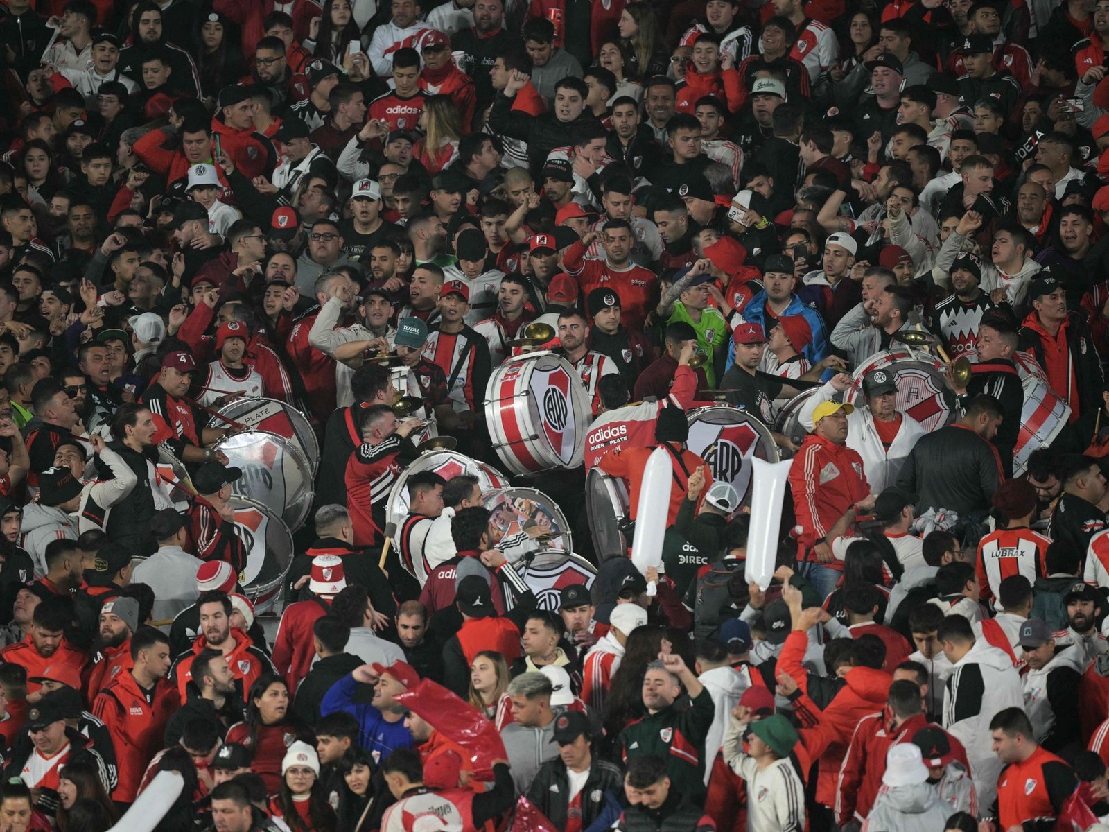 River llevará hinchas a la cancha de Banfield: cuántas entradas le dieron y elevado precio :: Olé