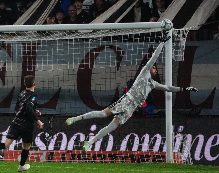 Platense vs. Boca (Foto Marcelo Carroll - CLARIN).